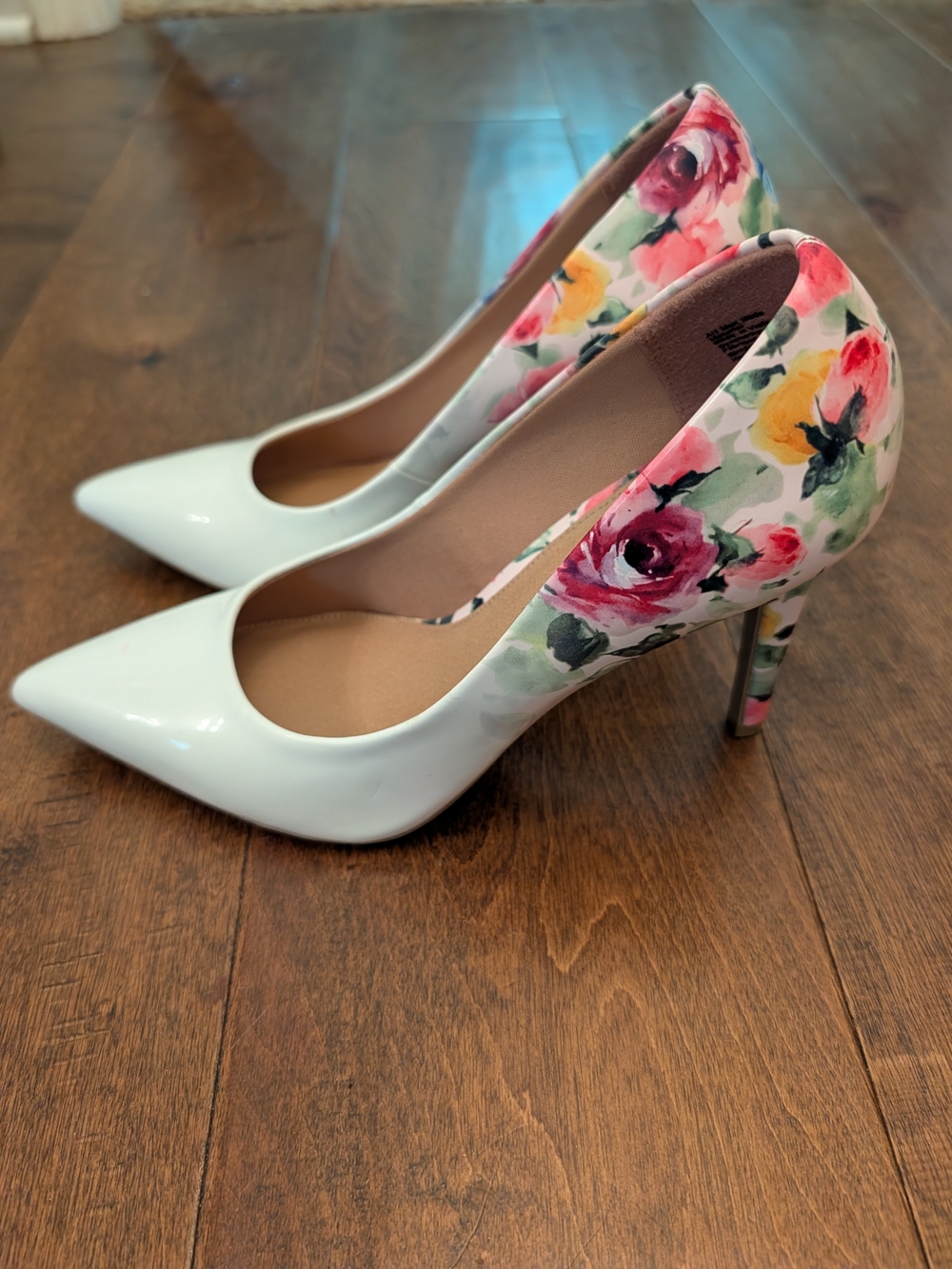 Christian Siriano White Floral Pointed-Toe Stiletto Heels